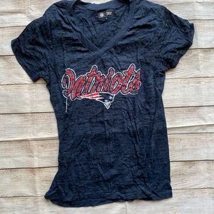 NFL patriots size XL women’s v-nexck